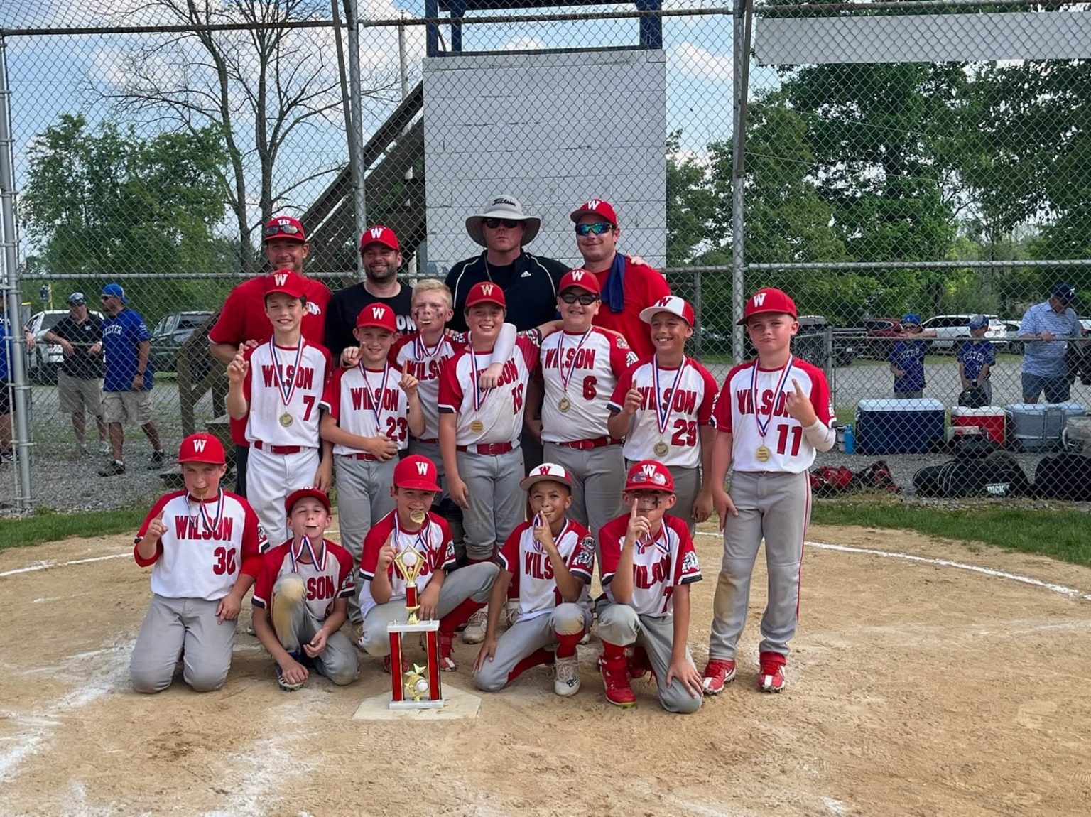 10U Junior Diamond Team wins 10U Junior Diamond league championship